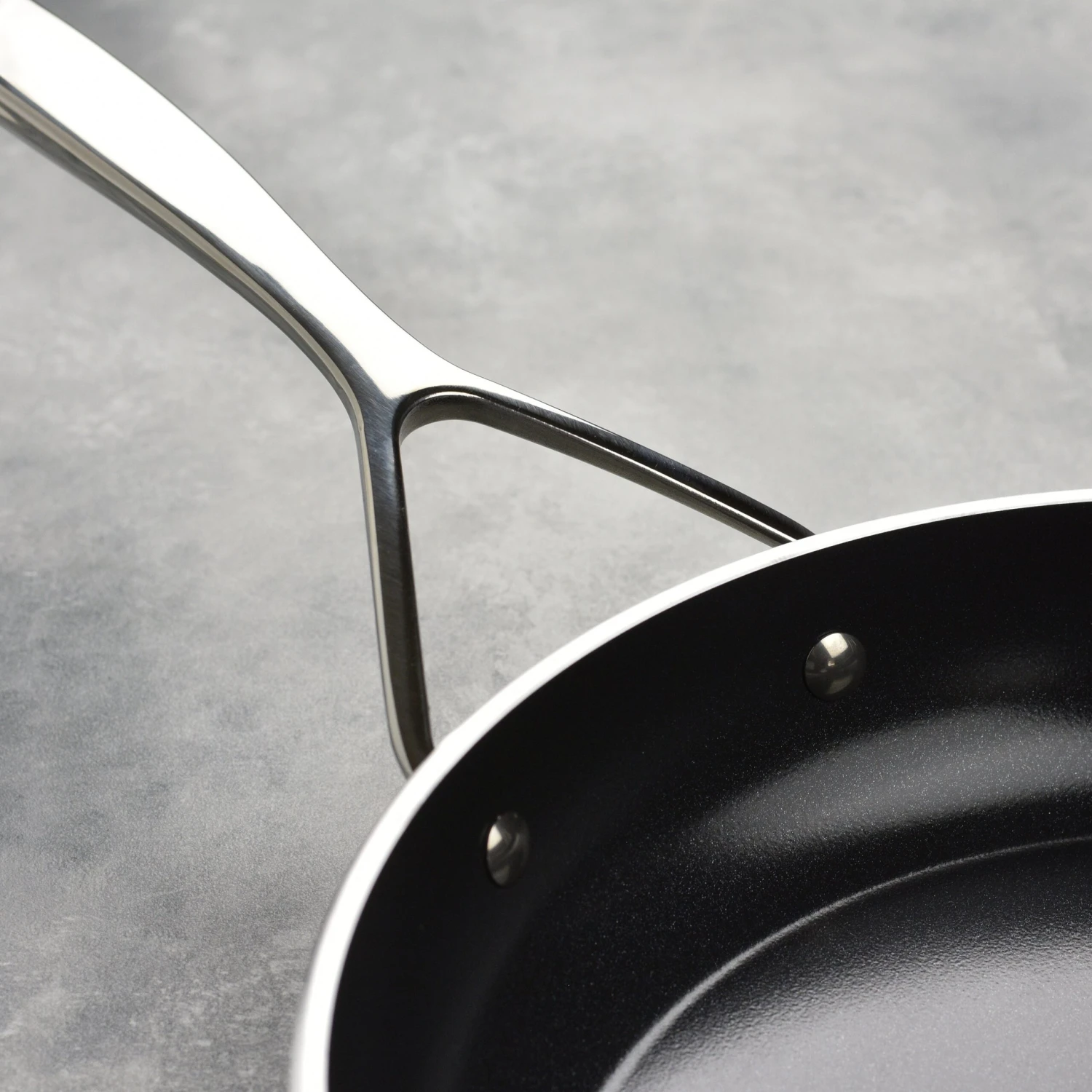 Demeyere AluPro 12" Ceramic Nonstick Fry Pan 9 Demeyere AluPro 12" Ceramic Nonstick Fry Pan - Image 7