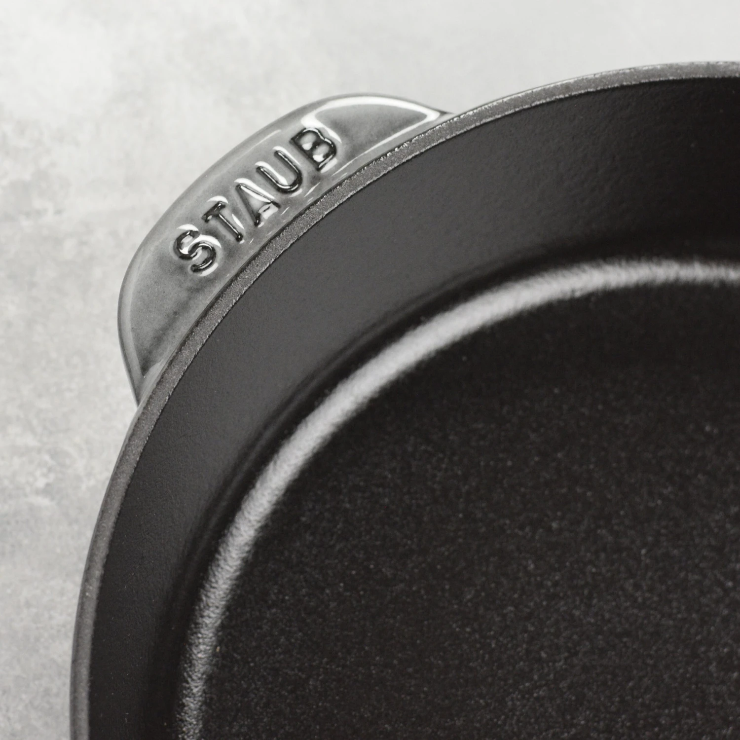 Staub 8.5" Graphite Gray Cast Iron Deep Traditional Skillet 6 Staub 8.5" Graphite Gray Cast Iron Deep Traditional Skillet - Image 4
