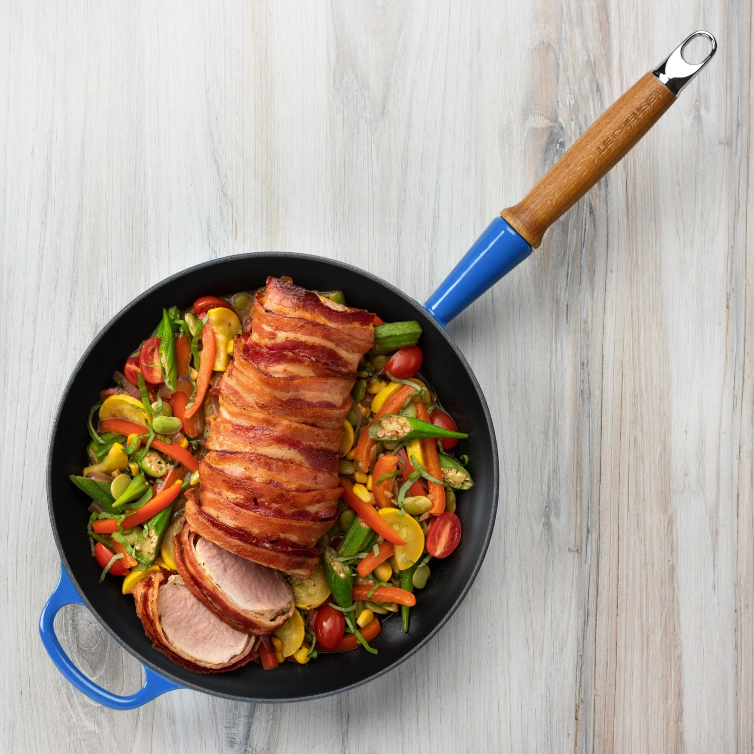 Le Creuset Cast Iron 10.25" Marseille Fry Pan With Wood Handle 4 Le Creuset Cast Iron 10.25" Marseille Fry Pan With Wood Handle - Image 2