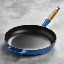 Le Creuset Cast Iron 10.25" Marseille Fry Pan With Wood Handle 15 Le Creuset Cast Iron 10.25" Marseille Fry Pan With Wood Handle -Zwilling Shop DSC 2627