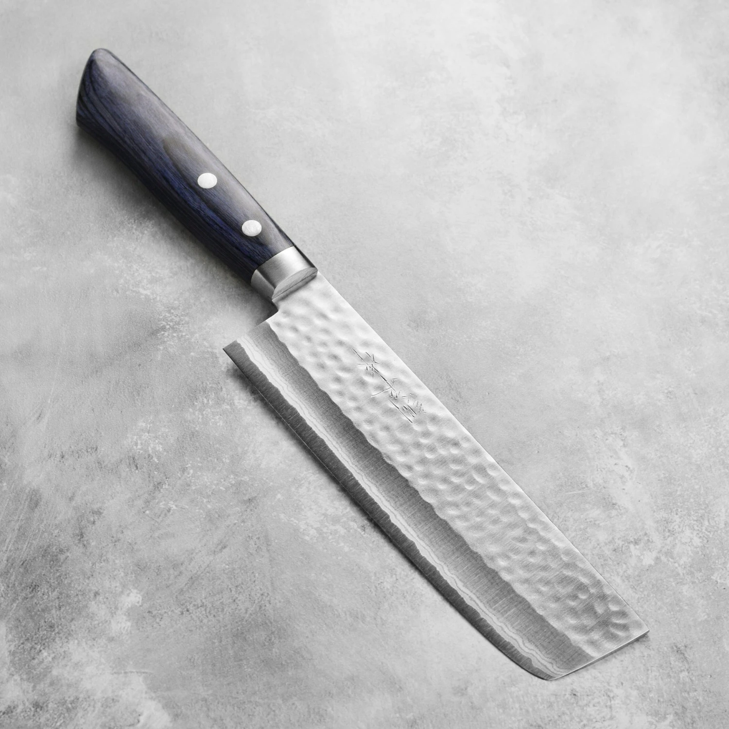 Masutani VG10 Hammered Damascus 6.7" Nakiri, Blue Handle 3 Masutani VG10 Hammered Damascus 6.7" Nakiri, Blue Handle