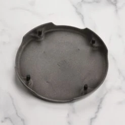 Le Creuset Signature Cast Iron 8.8" Oyster Round Trivet 12 Le Creuset Signature Cast Iron 8.8" Oyster Round Trivet -Zwilling Shop DSC 5981 2