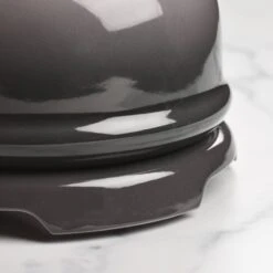 Le Creuset Signature Cast Iron 8.8" Oyster Round Trivet 14 Le Creuset Signature Cast Iron 8.8" Oyster Round Trivet -Zwilling Shop DSC 5985 2