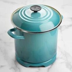 Le Creuset Signature Cast Iron 8.8" Caribbean Round Trivet 14 Le Creuset Signature Cast Iron 8.8" Caribbean Round Trivet -Zwilling Shop DSC 5997 2