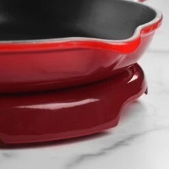 Le Creuset Signature Cast Iron 8.8" Cerise Round Trivet -Zwilling Shop DSC 6014 2