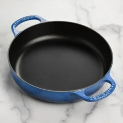 Le Creuset Signature Cast Iron 11" Marseille Everyday Pan 14 Le Creuset Signature Cast Iron 11" Marseille Everyday Pan -Zwilling Shop DSC 6199 2