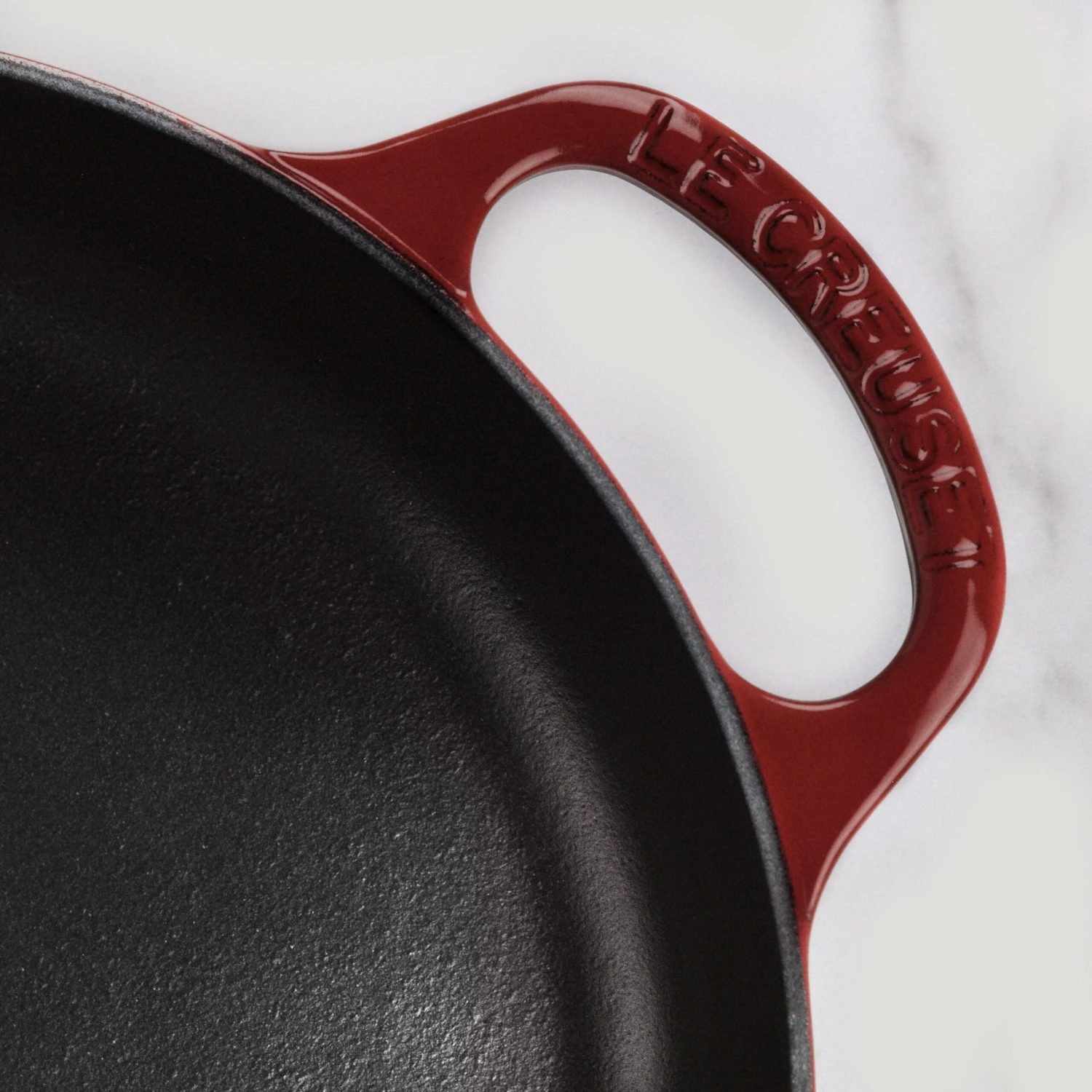 Le Creuset Signature Cast Iron 11" Rhone Everyday Pan 5 Le Creuset Signature Cast Iron 11" Rhone Everyday Pan - Image 3