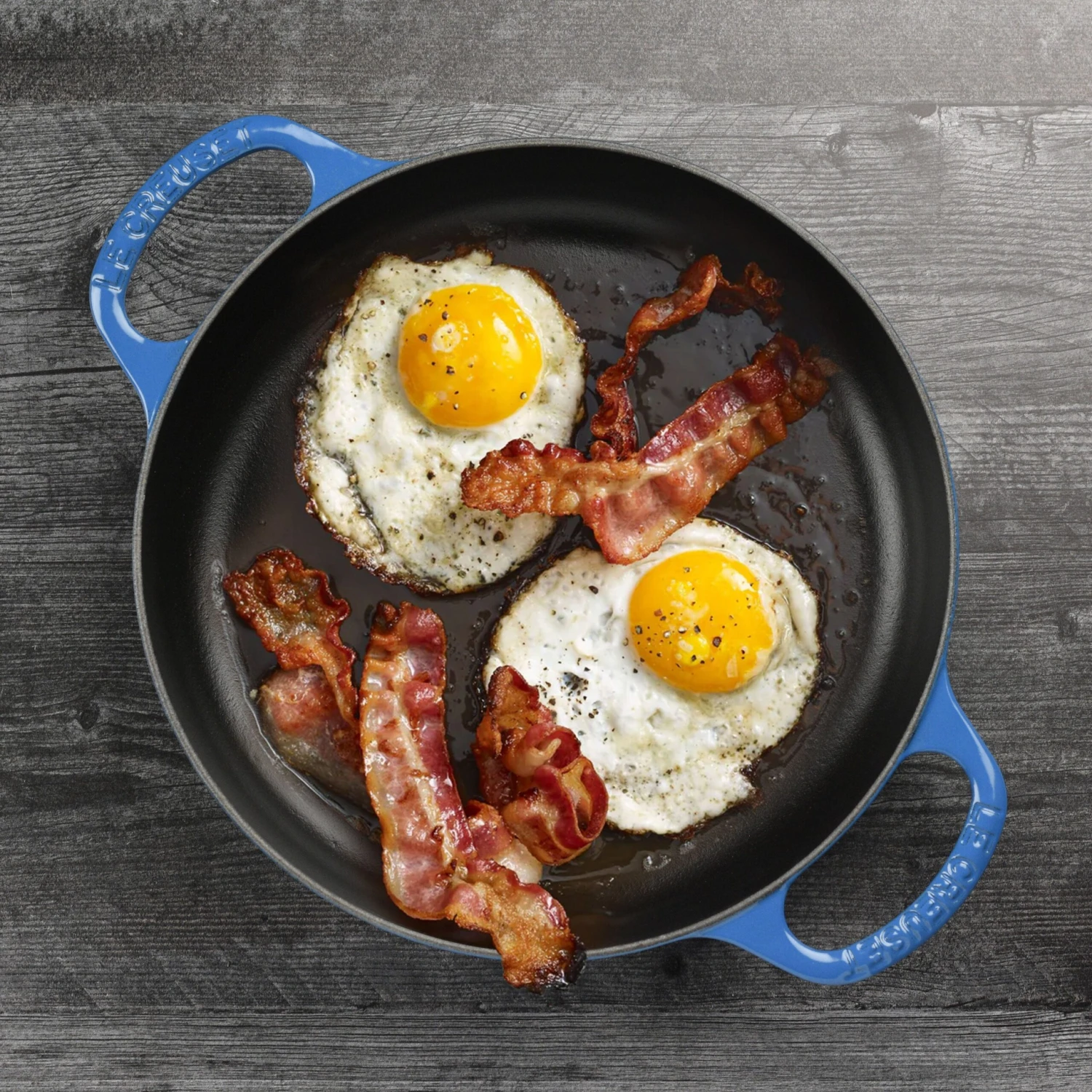 Le Creuset Signature Cast Iron 11" Marseille Everyday Pan 4 Le Creuset Signature Cast Iron 11" Marseille Everyday Pan - Image 2