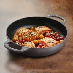 Le Creuset Signature Cast Iron 11" Oyster Everyday Pan -Zwilling Shop DSC 6204 2