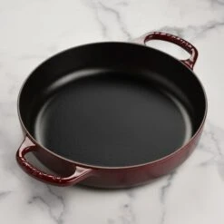 Le Creuset Signature Cast Iron 11" Rhone Everyday Pan 13 Le Creuset Signature Cast Iron 11" Rhone Everyday Pan -Zwilling Shop DSC 6207 2