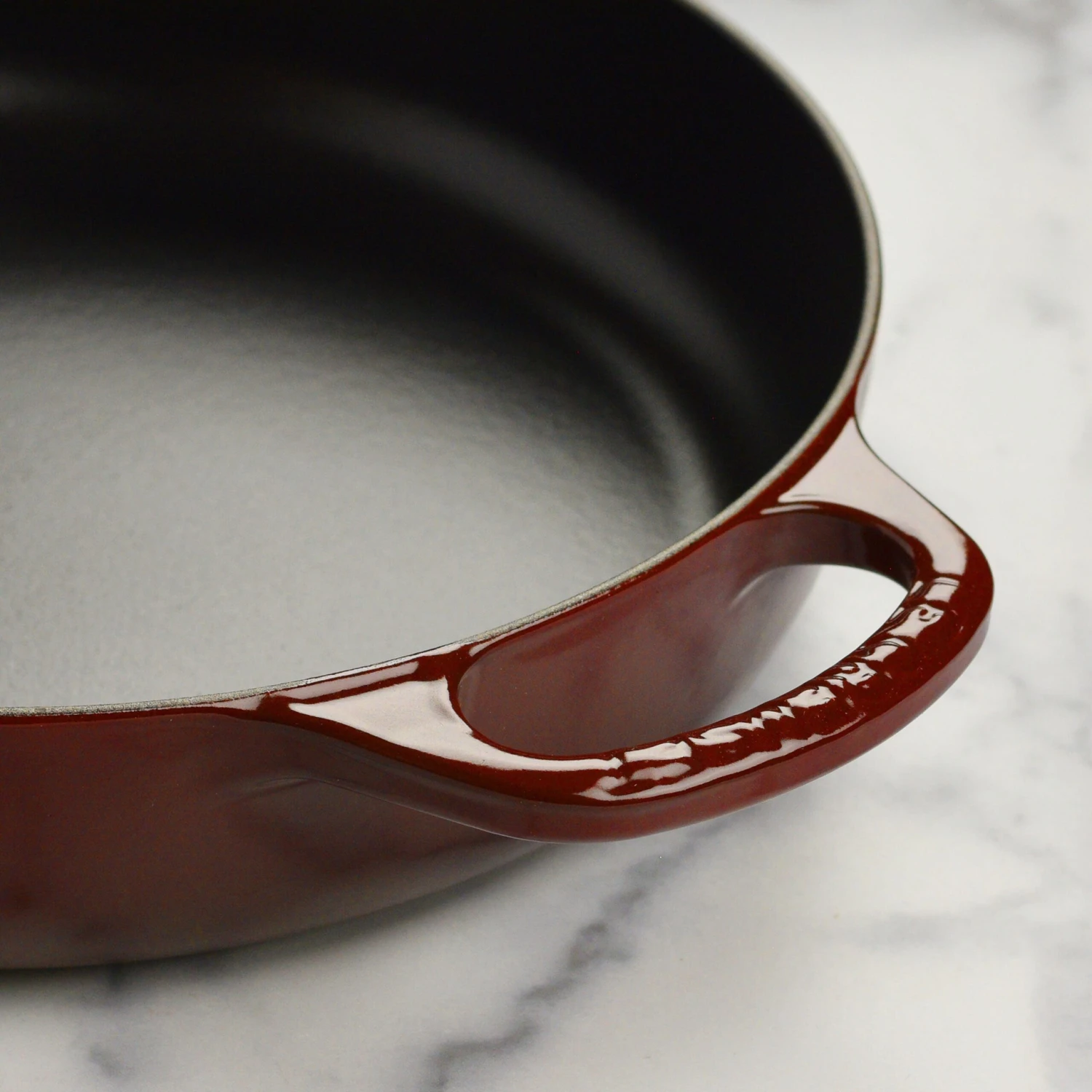 Le Creuset Signature Cast Iron 11" Rhone Everyday Pan 9 Le Creuset Signature Cast Iron 11" Rhone Everyday Pan - Image 7