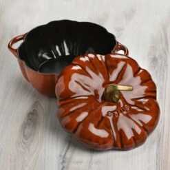 Staub 3.5-quart Burnt Orange Cast Iron Pumpkin Cocotte -Zwilling Shop DSC 6411