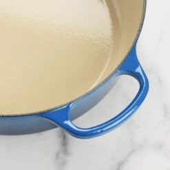 Le Creuset Signature Cast Iron 6.75-quart Marseille Round Wide Dutch Oven With Copper Knob -Zwilling Shop DSC 7123