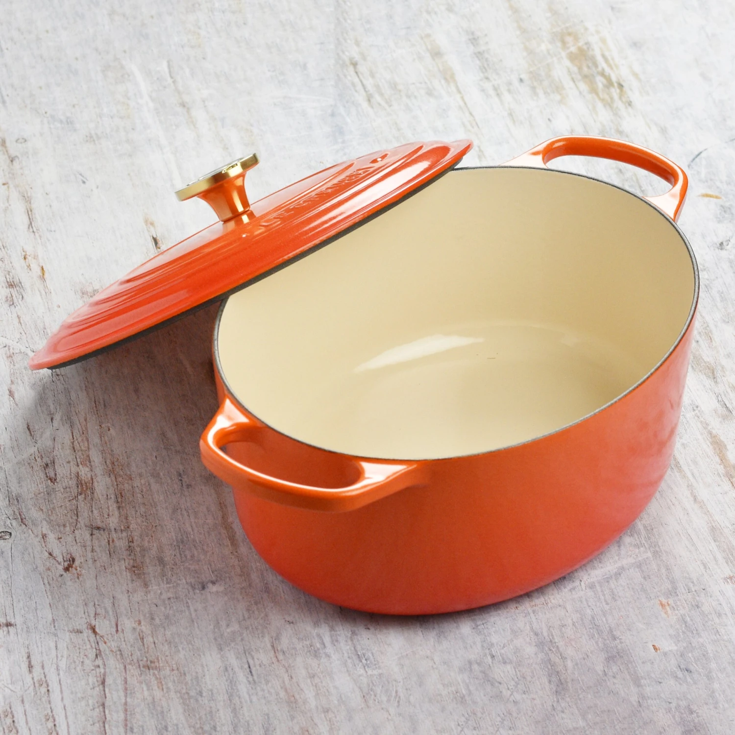 Le Creuset Signature Cast Iron 6.75-quart Flamme Doree Oval Dutch Oven 6 Le Creuset Signature Cast Iron 6.75-quart Flamme Doree Oval Dutch Oven - Image 4