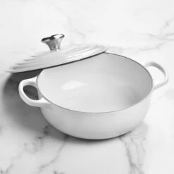Le Creuset Signature Cast Iron 3.5-quart White Sauteuse Dutch Oven -Zwilling Shop DSC 8106 e5162d5f 936a 48f2 9022 1486ecd3f34e
