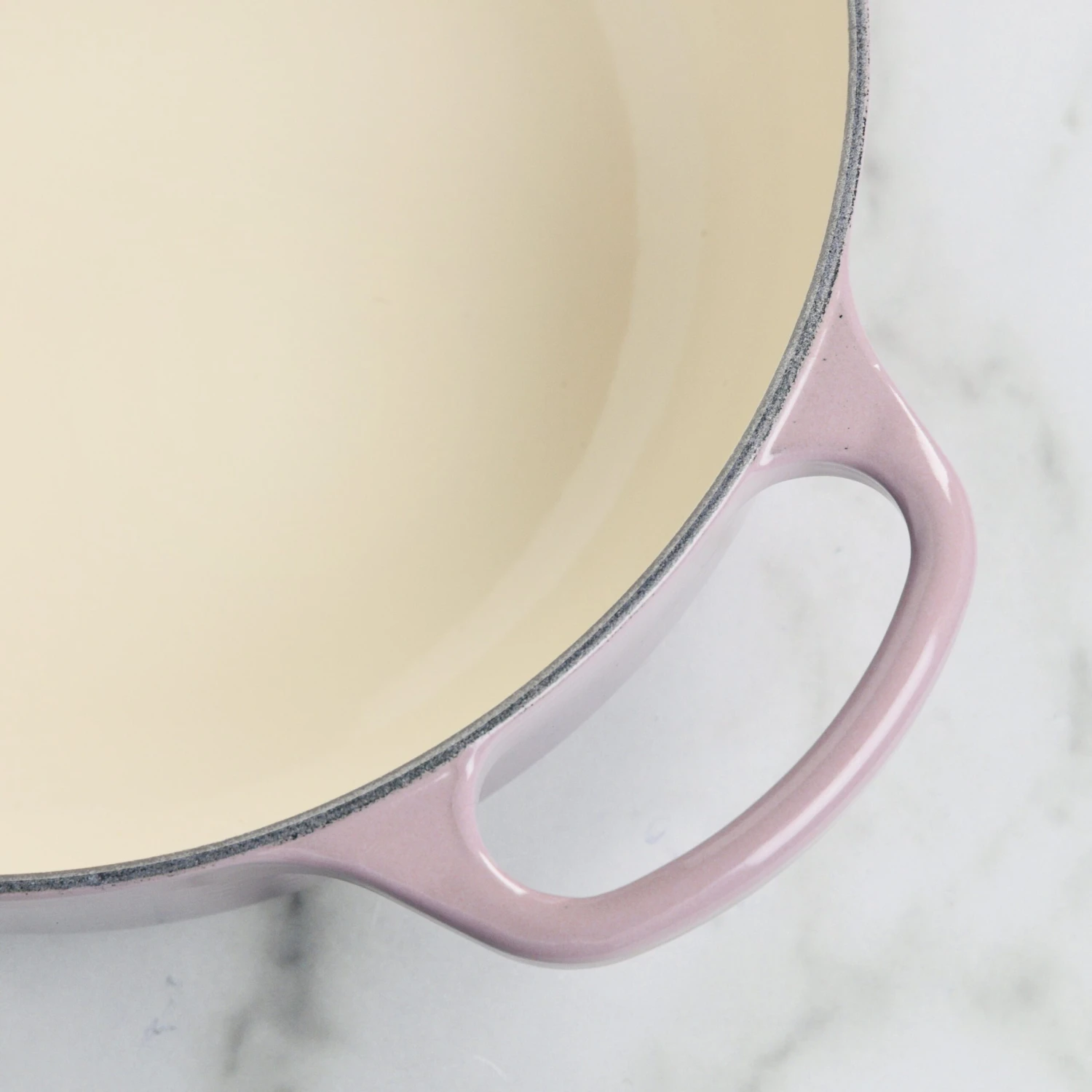 Le Creuset Signature Cast Iron 3.5-quart Shallot Sauteuse Dutch Oven 6 Le Creuset Signature Cast Iron 3.5-quart Shallot Sauteuse Dutch Oven - Image 4