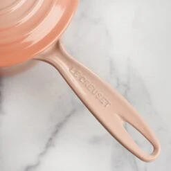 Le Creuset Signature Cast Iron 1.75-quart Peche Saucepan 15 Le Creuset Signature Cast Iron 1.75-quart Peche Saucepan -Zwilling Shop DSC 8167