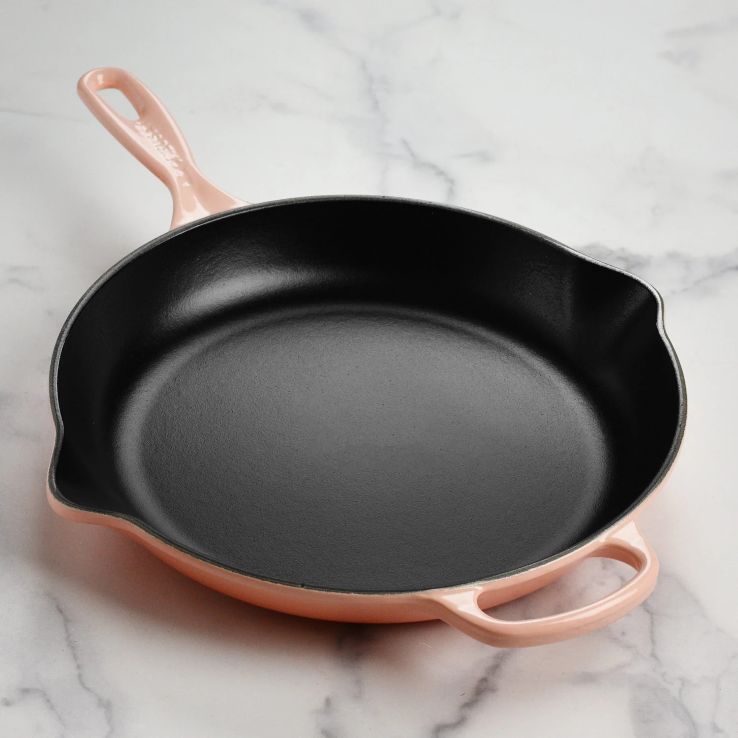 Le Creuset Signature Cast Iron 11.75" Peche Skillet 5 Le Creuset Signature Cast Iron 11.75" Peche Skillet - Image 3