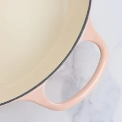 Le Creuset Signature Cast Iron 5-quart Peche Braiser 12 Le Creuset Signature Cast Iron 5-quart Peche Braiser -Zwilling Shop DSC 8194