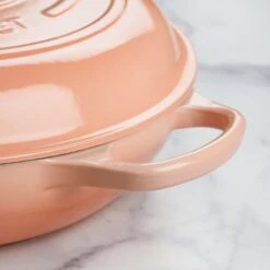 Le Creuset Signature Cast Iron 3.5-quart Peche Braiser -Zwilling Shop DSC 8196 dcecb9d4 1eea 4122 8bda e361b8d6932e