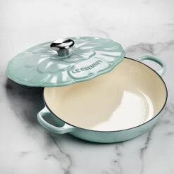 Le Creuset Signature Cast Iron 2.25-quart Sea Salt Petal Braiser 12 Le Creuset Signature Cast Iron 2.25-quart Sea Salt Petal Braiser -Zwilling Shop DSC 8327