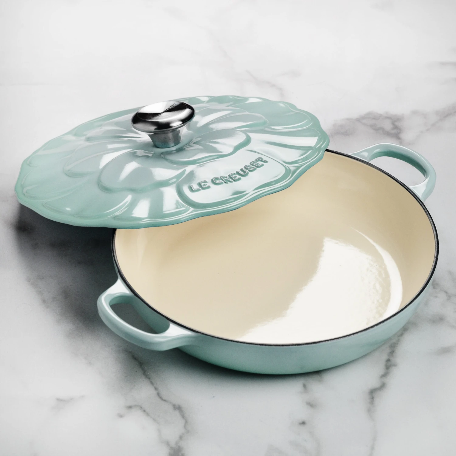 Le Creuset Signature Cast Iron 2.25-quart Sea Salt Petal Braiser 6 Le Creuset Signature Cast Iron 2.25-quart Sea Salt Petal Braiser - Image 4