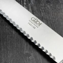 Franz Gude 12.6" Large Bread Knife With Olive Wood Handle, Left-Handed 14 Franz Gude 12.6" Large Bread Knife With Olive Wood Handle, Left-Handed -Zwilling Shop DSC 8622