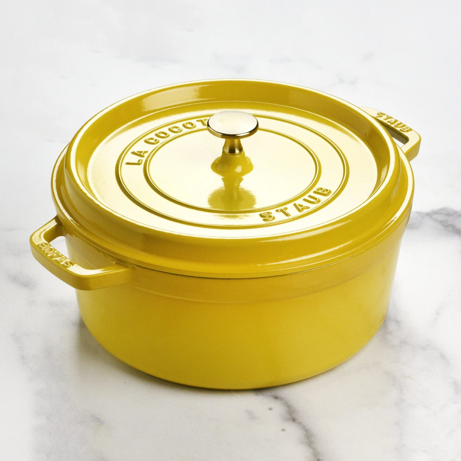Staub 5.5-quart Citron Round Dutch Oven 7 Staub 5.5-quart Citron Round Dutch Oven - Image 5