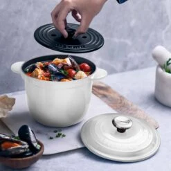 Le Creuset Signature Cast Iron 2.25-quart White Rice Pot With Stoneware Insert -Zwilling Shop LS4101S 4copy