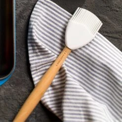 Le Creuset 5 Piece White Silicone Utensil Set -Zwilling Shop RS7562 Griddle